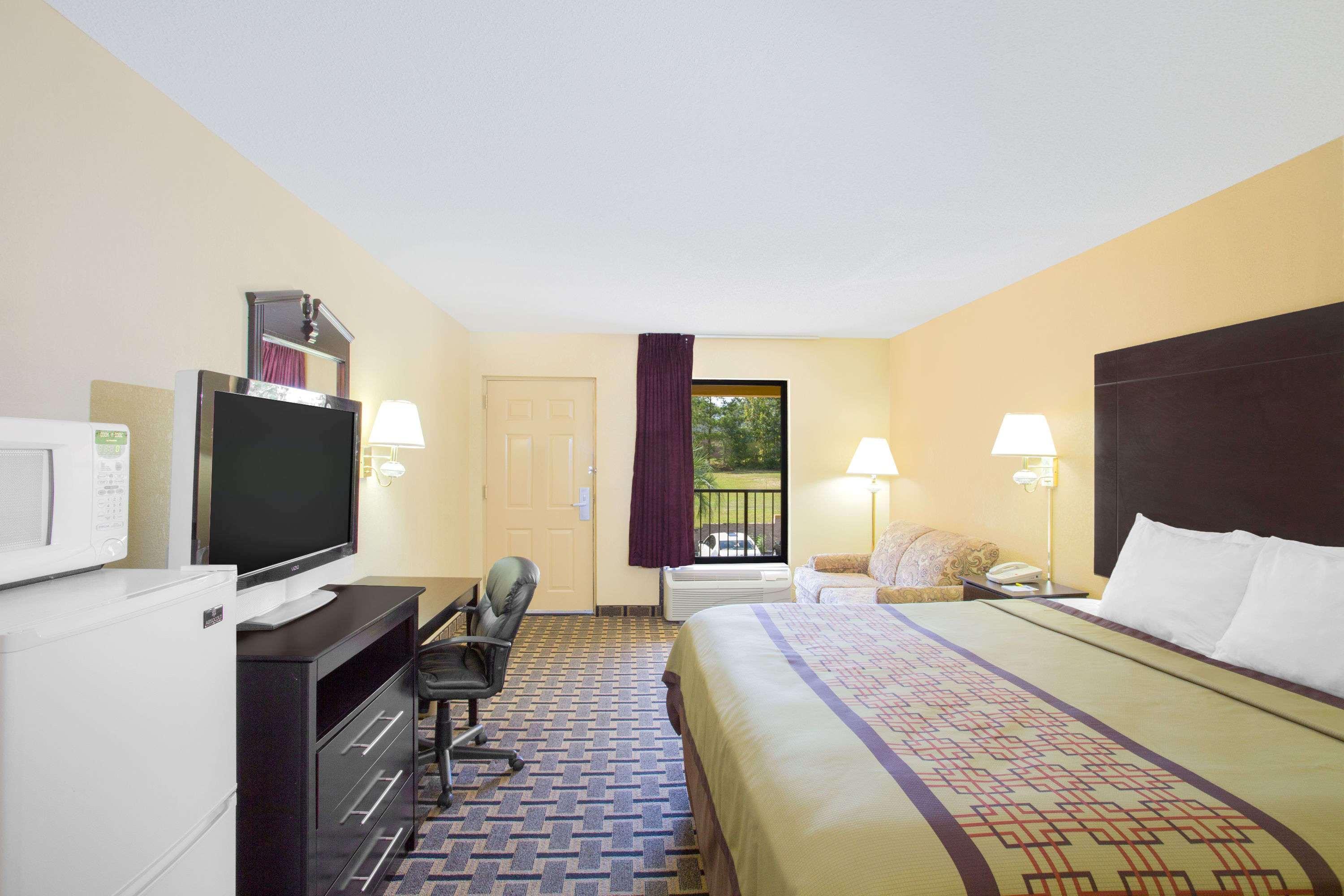 Days Inn By Wyndham Andalusia Εξωτερικό φωτογραφία