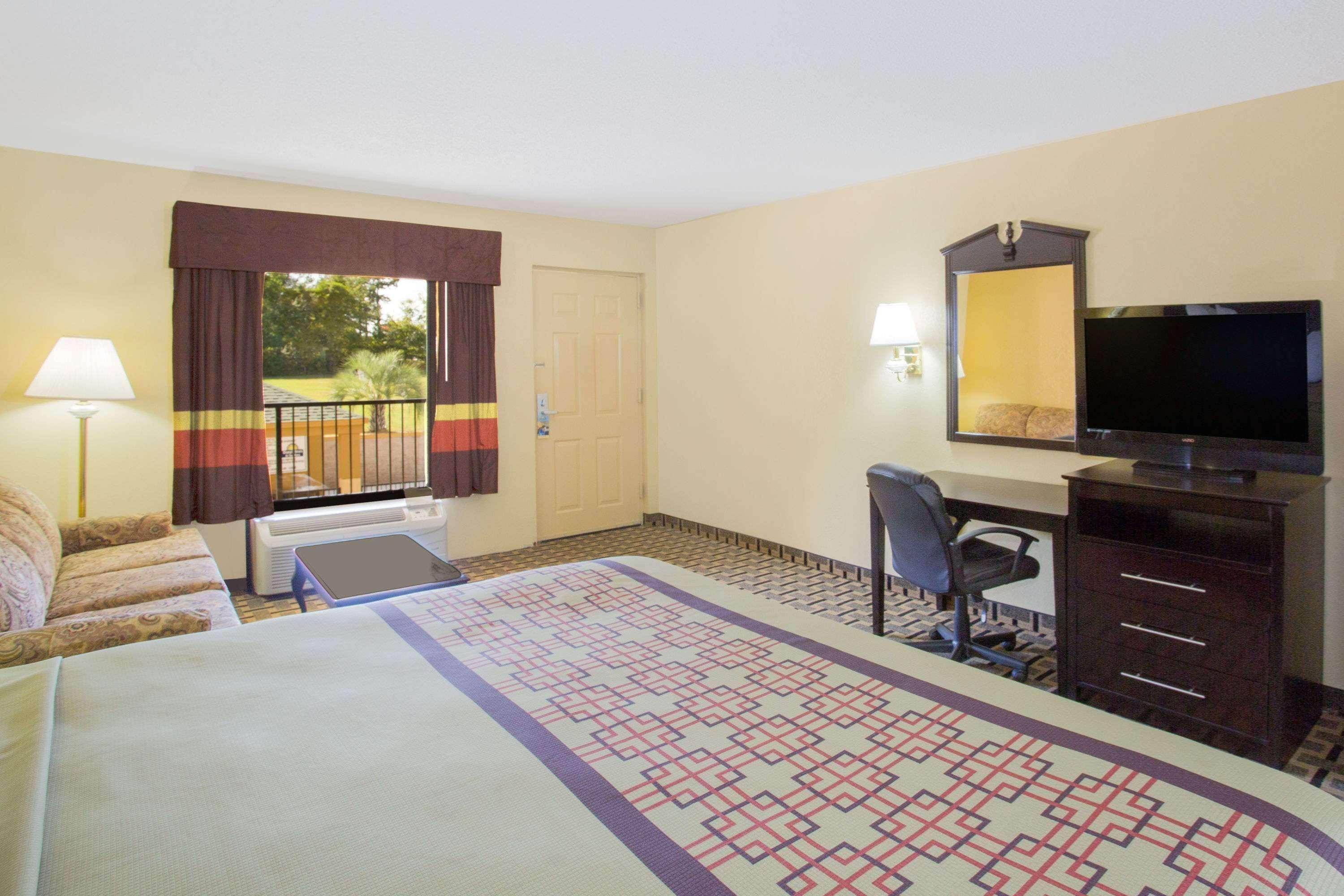 Days Inn By Wyndham Andalusia Εξωτερικό φωτογραφία